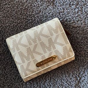 Michael Kors Logo Wallet